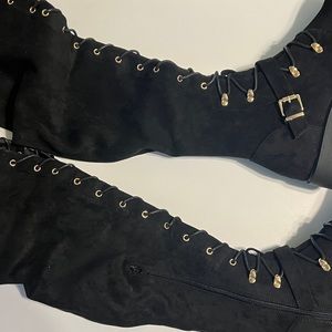 NEW JUSTFAB WOMEN'S PHYLLIDA OVER-THE- (NIB
KNEE LACE UP BOOT SIZE 10 Black